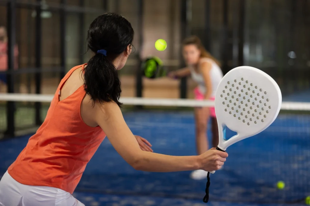 Le lob au padel : l’arme pour reprendre le filet