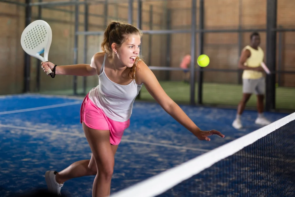 Matériel de padel pour débuter : l’équipement indispensable pour progresser