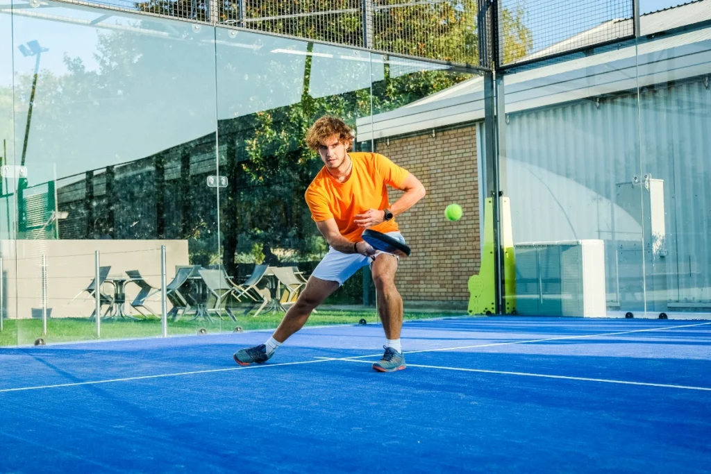 Quelle chaussure choisir pour jouer au padel ? Le guide complet