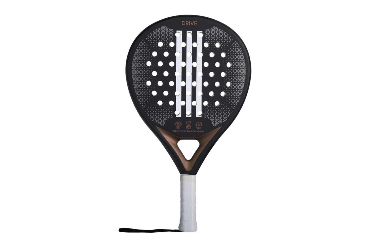 Raquette de padel pour homme débutant au jeu offensif : nos 3 choix