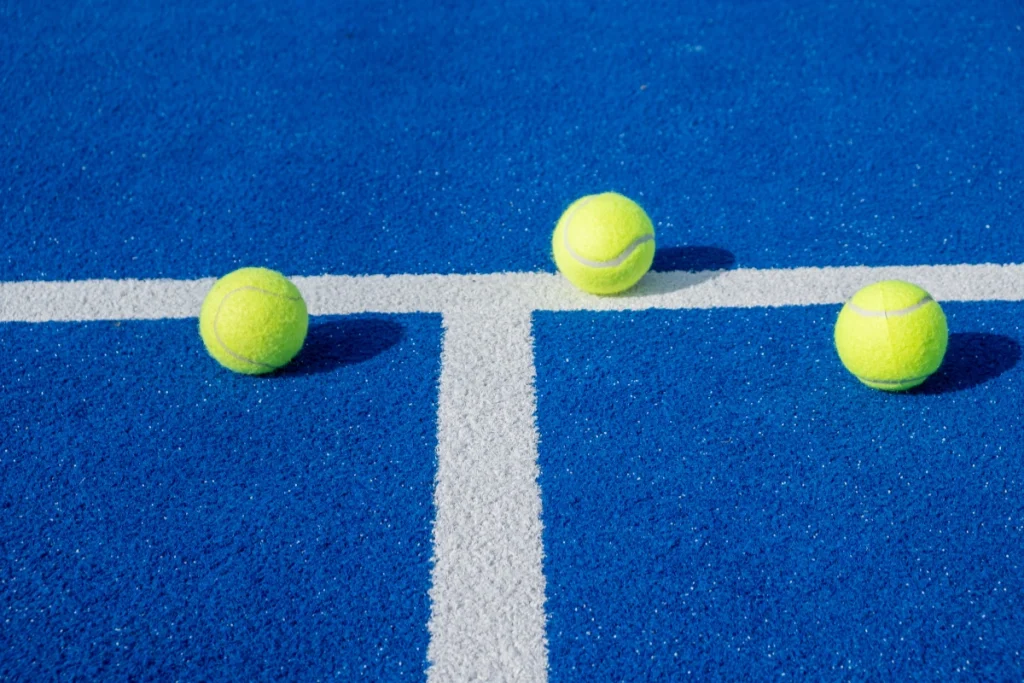 Balles de padel : nos avis sur les meilleurs modèles
