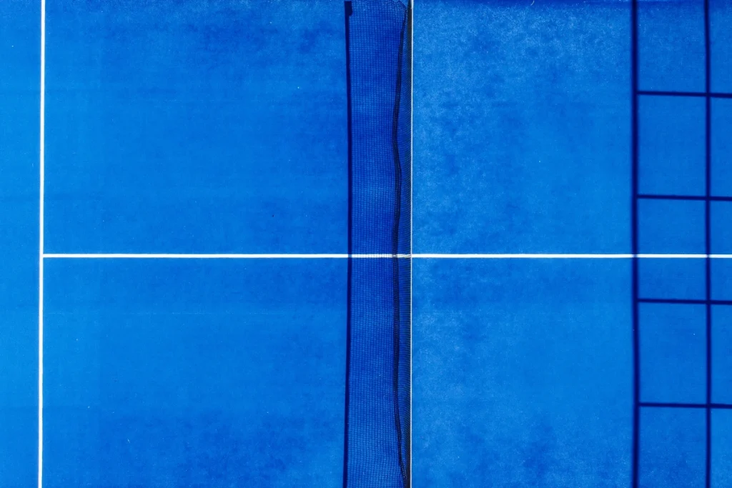 Entretien d’un terrain de padel : le guide pour clubs et municipalités