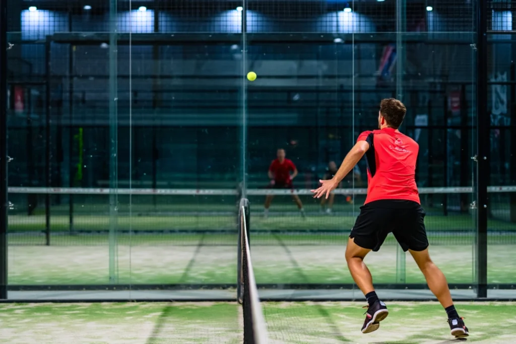 Défendre avec la vitre au padel : fond, latérale et double vitre