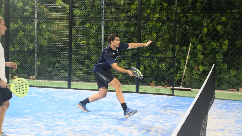 Meilleures raquettes de padel pour joueur offensif : le comparatif