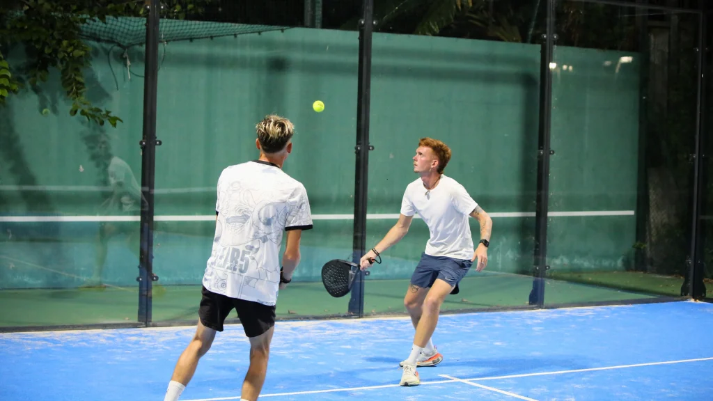 Les règles du padel en 3 minutes chrono : l’essentiel à savoir