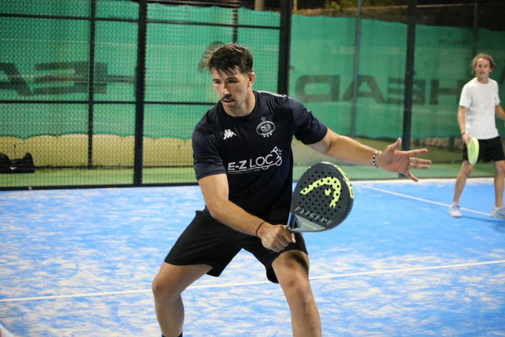 Niveaux 1 à 10 en padel : le guide complet pour situer votre jeu