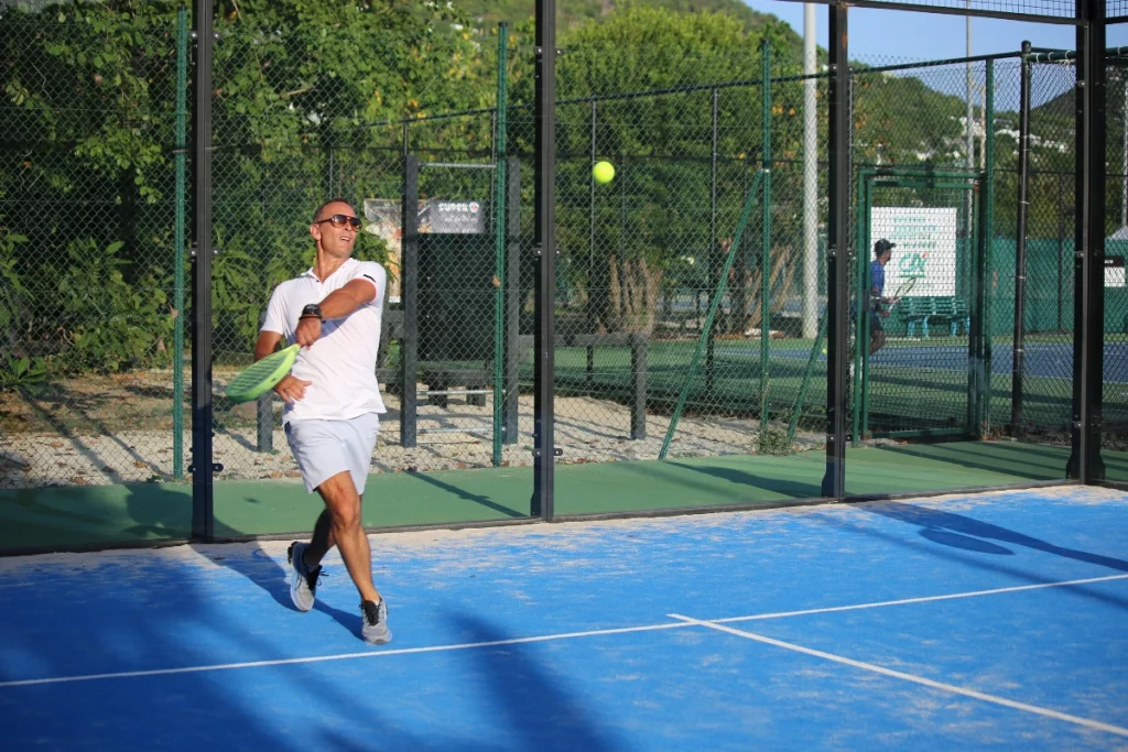 Tactique au padel : les principes pour gagner en double