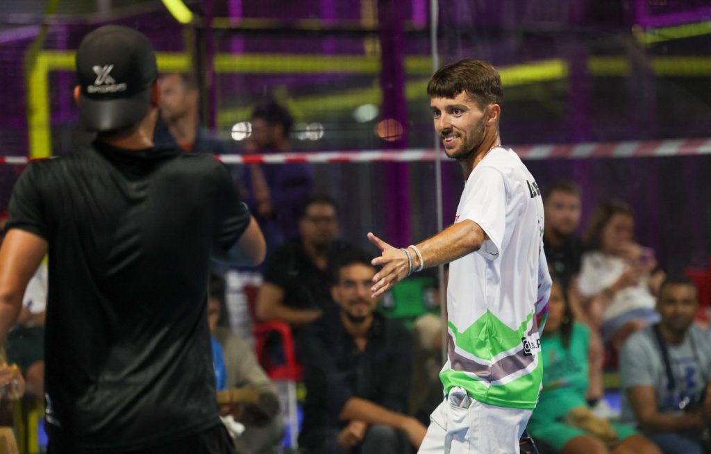 Léo Perez, joueur, coach et speaker du FIP Silver Champ Fleuri